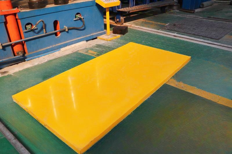 UHMWPE plate